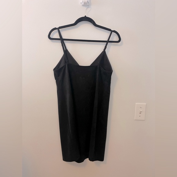 Aritzia Wilfred SUEDE Vivienne spaghetti strap Vegan Suede Dress in Black - S - Picture 7 of 12